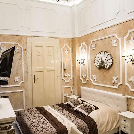 Exclusive Szallashely Szeged Buitenkant foto