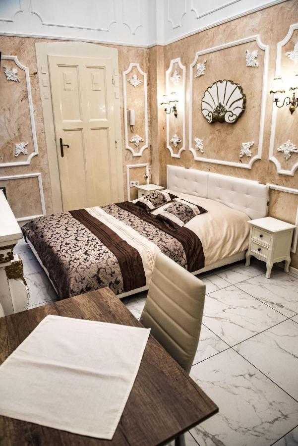 Exclusive Szallashely Szeged Buitenkant foto