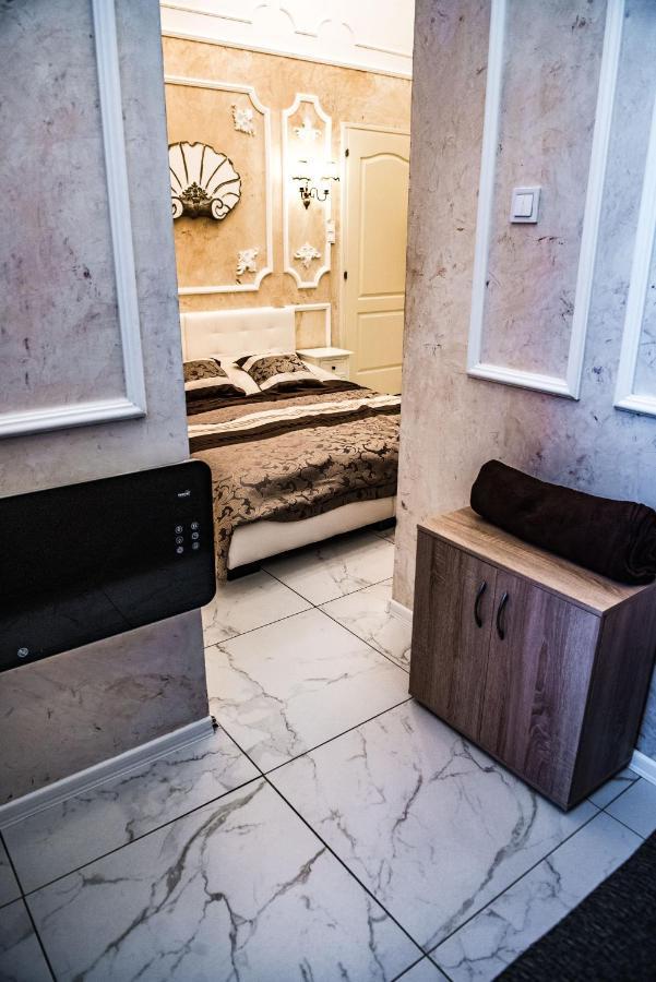Exclusive Szallashely Szeged Buitenkant foto